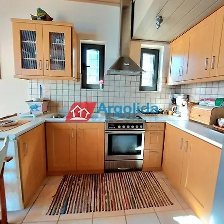 Villa Lemoni - By The Sea With Swimming Pool And Amazing View *