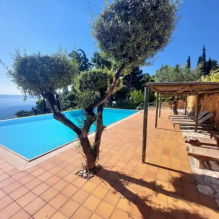 Villa Lemoni - By The Sea With Swimming Pool And Amazing View