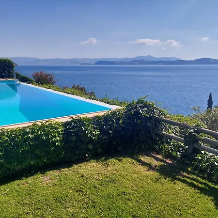 Villa Lemoni - By The Sea With Swimming Pool And Amazing View